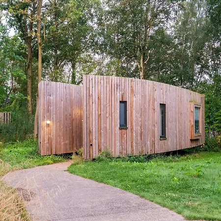 Cozy Forest Retreat For Two