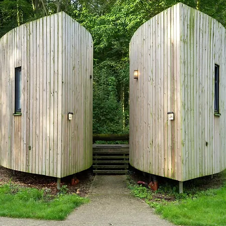 Cozy Forest Retreat For Two *