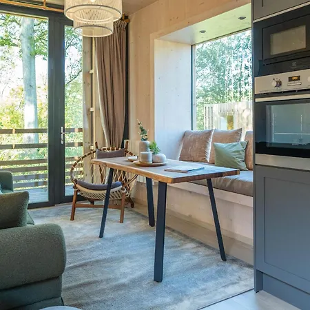 Cozy Forest Retreat For Two *