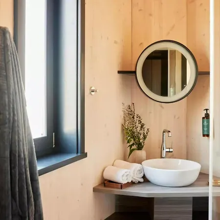 Cozy Forest Retreat For Two 펜션